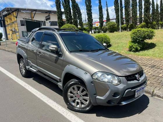 FIAT STRADA 1.8 MPI ADVENTURE CD 16V FLEX 3P MANUAL