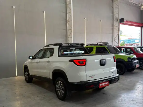FIAT-TORO-1.8 16V EVO FLEX FREEDOM AT6 FIAT-TORO-2016