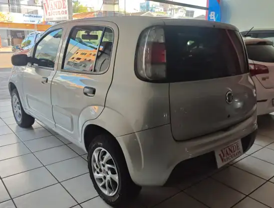 FIAT-UNO-2021