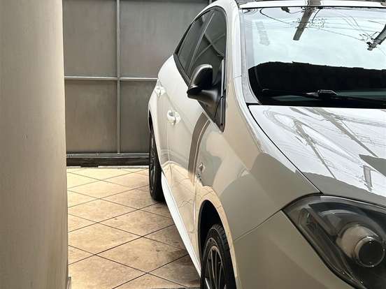 FIAT-BRAVO-1.8 SPORTING 16V FLEX 4P AUTOMATIZADO FIAT-BRAVO-2014