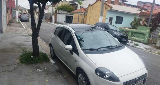 FIAT-PUNTO-1.4 ATTRACTIVE ITALIA 8V FLEX 4P MANUAL FIAT-PUNTO-2012
