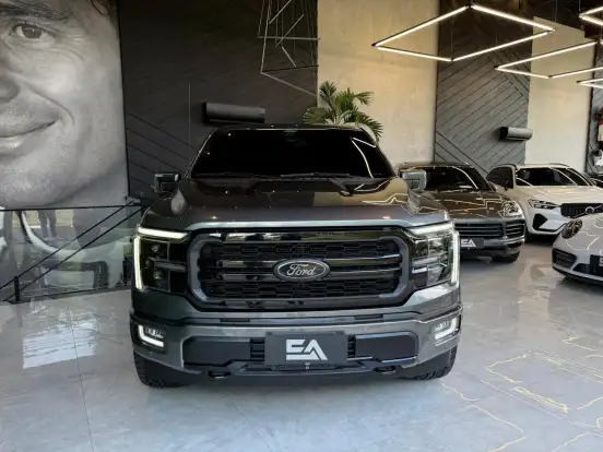 FORD-F-150-5.0 V8 GASOLINA CD LARIAT BLACK FX4 AUTOMÁTICO FORD-F-150-2024
