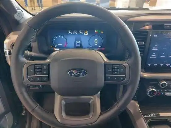 FORD-F-150-5.0 V8 GASOLINA CD LARIAT BLACK FX4 AUTOMÁTICO FORD-F-150-2024