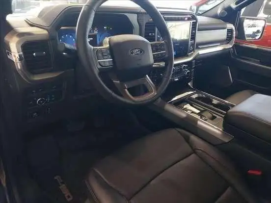 FORD-F-150-5.0 V8 GASOLINA CD LARIAT BLACK FX4 AUTOMÁTICO FORD-F-150-2024