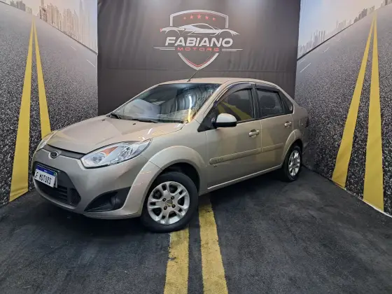FORD FIESTA 1.6 ROCAM SEDAN 8V FLEX 4P MANUAL