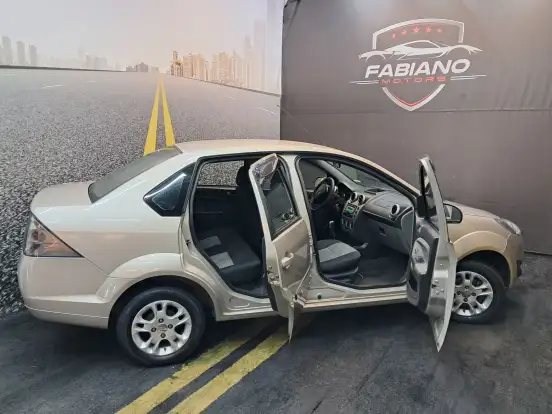 FORD-FIESTA-1.6 ROCAM SEDAN 8V FLEX 4P MANUAL FORD-FIESTA-2013