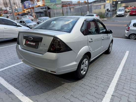 FORD-FIESTA-2013