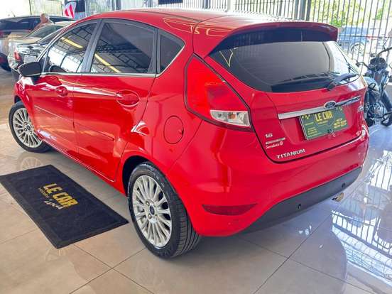 FORD-FIESTA-1.6 SE HATCH 16V FLEX 4P POWERSHIFT FORD-FIESTA-2013