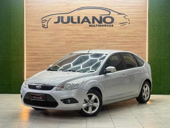 FORD-FOCUS-2012