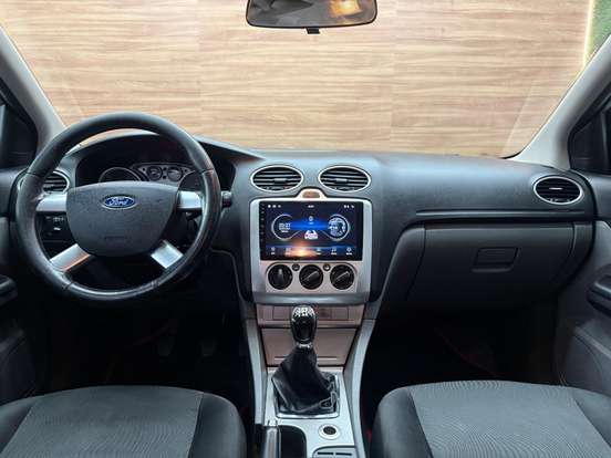 FORD-FOCUS-2012