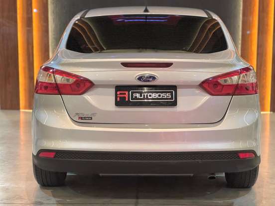 FORD-FOCUS-1.6 S SEDAN 16V FLEX 4P POWERSHIFT FORD-FOCUS-2014