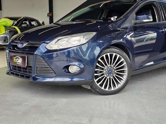 FORD-FOCUS-2014