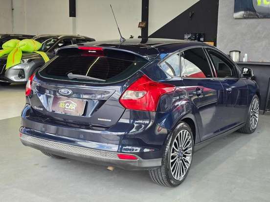 FORD-FOCUS-1.6 SE 16V FLEX 4P POWERSHIFT FORD-FOCUS-2014
