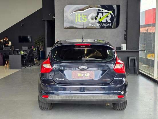 FORD-FOCUS-2014
