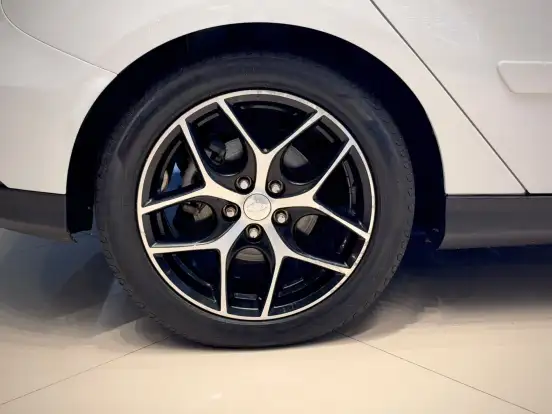 FORD-FOCUS-2.0 TITANIUM 16V FLEX 4P POWERSHIFT FORD-FOCUS-2016