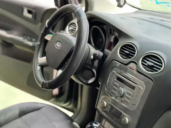 FORD-FOCUS-2013