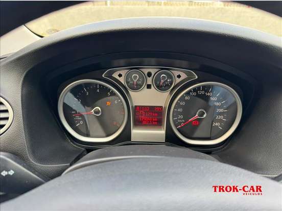 FORD-FOCUS-2.0 16V FLEX 4P AUTOMÁTICO FORD-FOCUS-2011