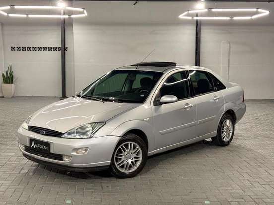 FORD-FOCUS-2.0 GHIA 16V GASOLINA 4P MANUAL FORD-FOCUS-2001