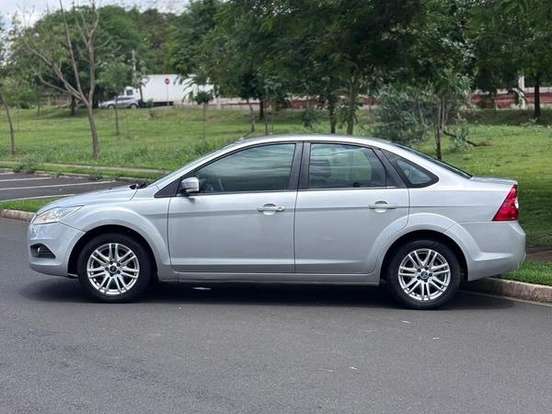 FORD-FOCUS-2.0 GLX SEDAN 16V FLEX 4P AUTOMÁTICO FORD-FOCUS-2011
