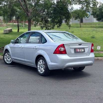 FORD-FOCUS-2011