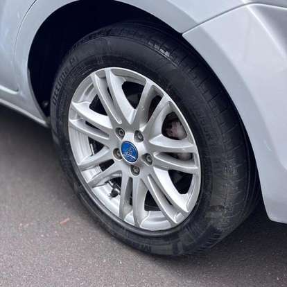 FORD-FOCUS-2011