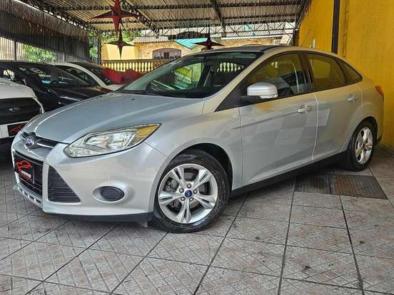 FORD-FOCUS-2013