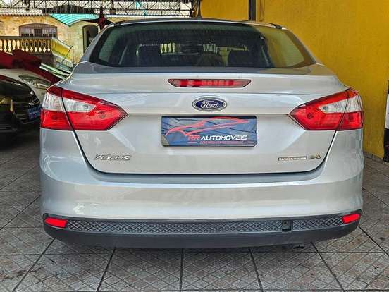 FORD-FOCUS-2013