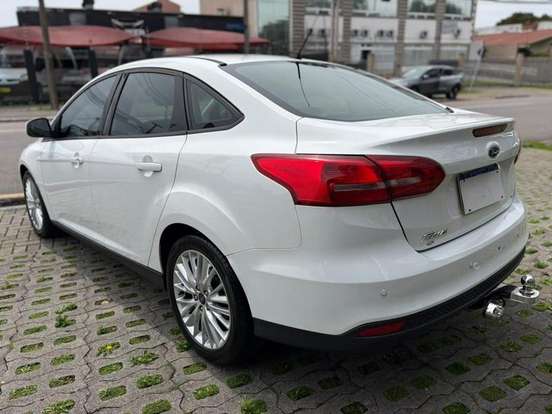 FORD-FOCUS-2.0 SE FASTBACK 16V FLEX 4P POWERSHIFT FORD-FOCUS-2016