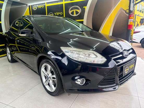 FORD-FOCUS-2014