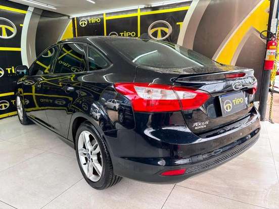 FORD-FOCUS-2014