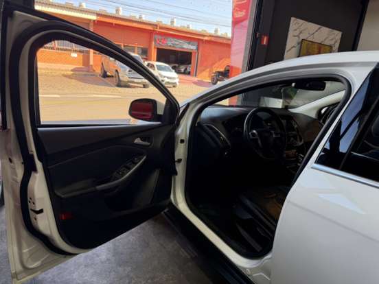 FORD-FOCUS-2.0 TITANIUM 16V FLEX 4P POWERSHIFT FORD-FOCUS-2014