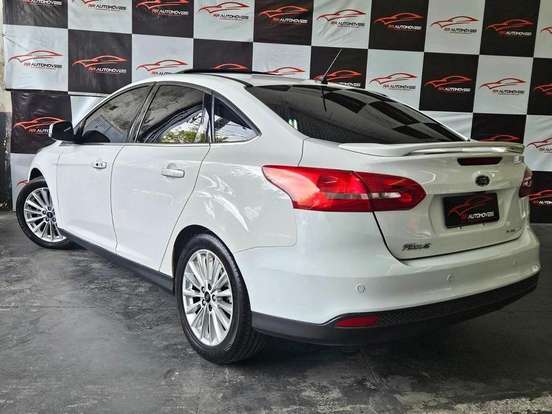 FORD-FOCUS-2018