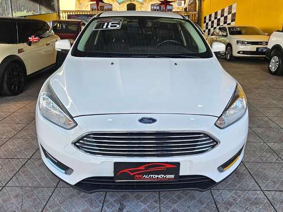 FORD-FOCUS-2015