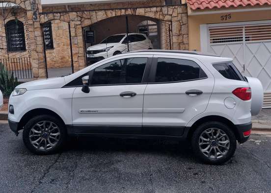 FORD-ECOSPORT-2014