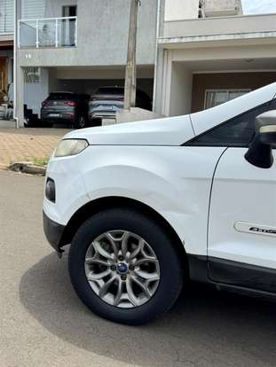 FORD-ECOSPORT-2014