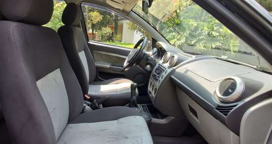 FORD-FIESTA-2008