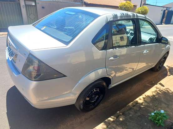 FORD-FIESTA-1.6 ROCAM SEDAN 8V FLEX 4P MANUAL FORD-FIESTA-2013