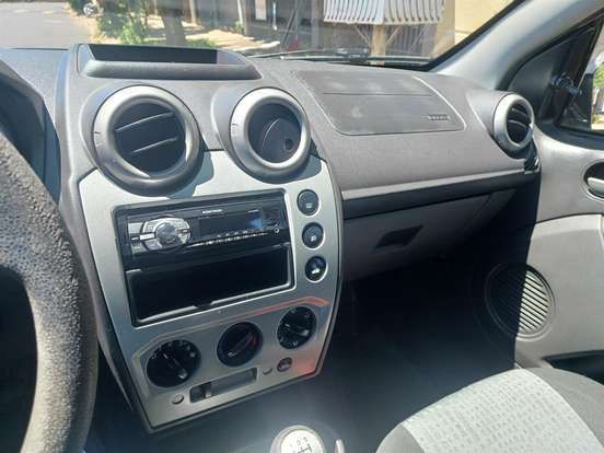 FORD-FIESTA-2013