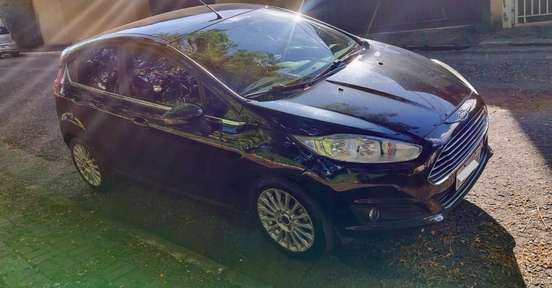 FORD-FIESTA-2014