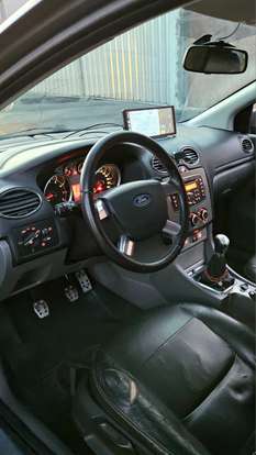 FORD-FOCUS-2010