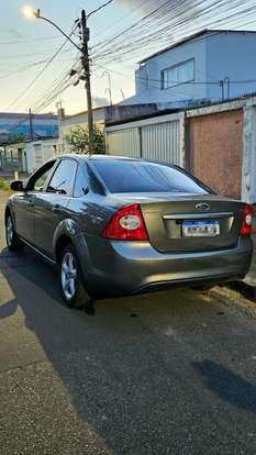 FORD-FOCUS-2010
