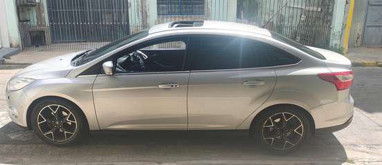 FORD-FOCUS-2014