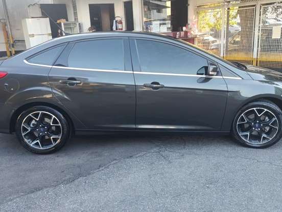 FORD-FOCUS-2.0 TITANIUM PLUS SEDAN 16V FLEX 4P POWERSHIFT FORD-FOCUS-2014
