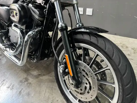 HARLEY-DAVIDSON-SPORTSTER XL 883 R-2009