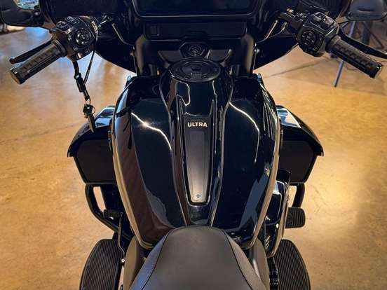HARLEY-DAVIDSON-STREET GLIDE ULTRA-2025
