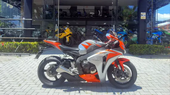 HONDA CBR 1000RR FIREBLADE 
