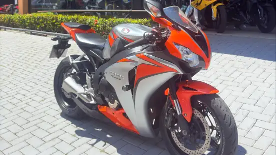 HONDA-CBR 1000RR FIREBLADE-2010