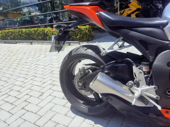 HONDA-CBR 1000RR FIREBLADE HONDA-CBR 1000RR FIREBLADE-2010