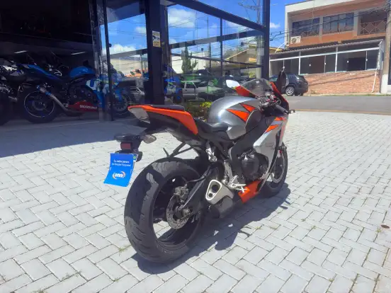 HONDA-CBR 1000RR FIREBLADE-2010
