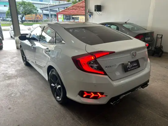 HONDA-CIVIC-2021